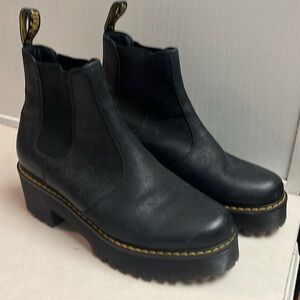 Dr. Martens Rometty Wyoming Leather Platform Chelsea Boots Black